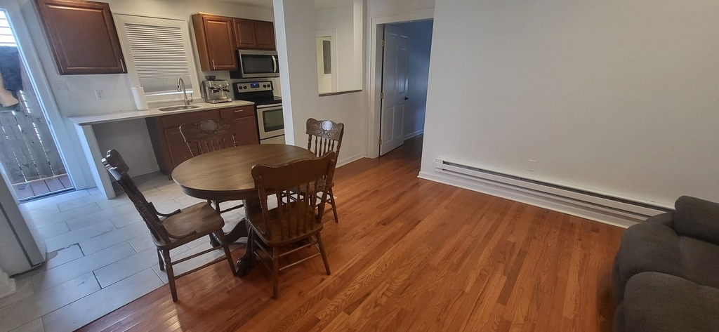 605 Farragut Street - Photo 2