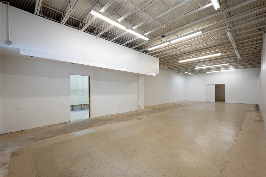 6027 National Pike - Photo 22