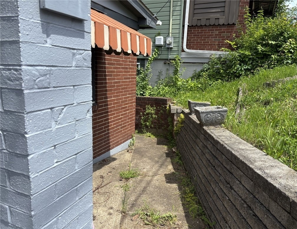 931 Hilltop St - Photo 2