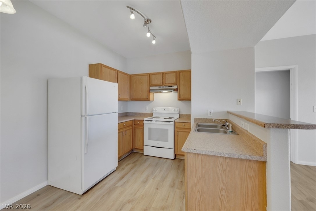 2101 Hussium Hills Street - Photo 9
