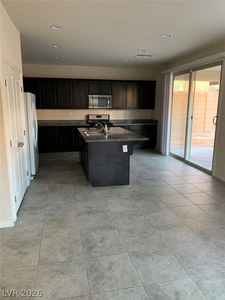 933 Kimbark Avenue - Photo 5
