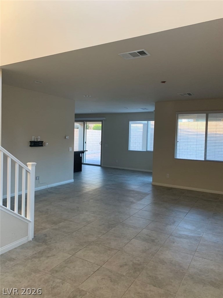 933 Kimbark Avenue - Photo 3
