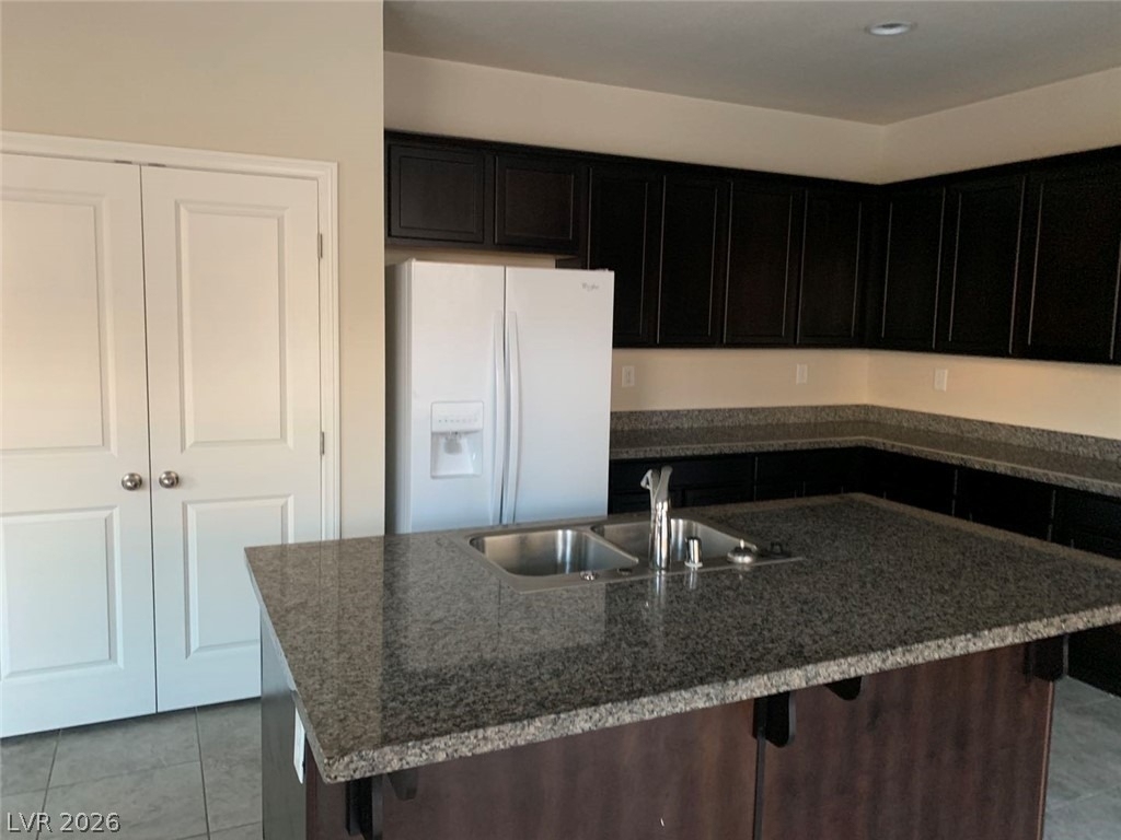 933 Kimbark Avenue - Photo 9