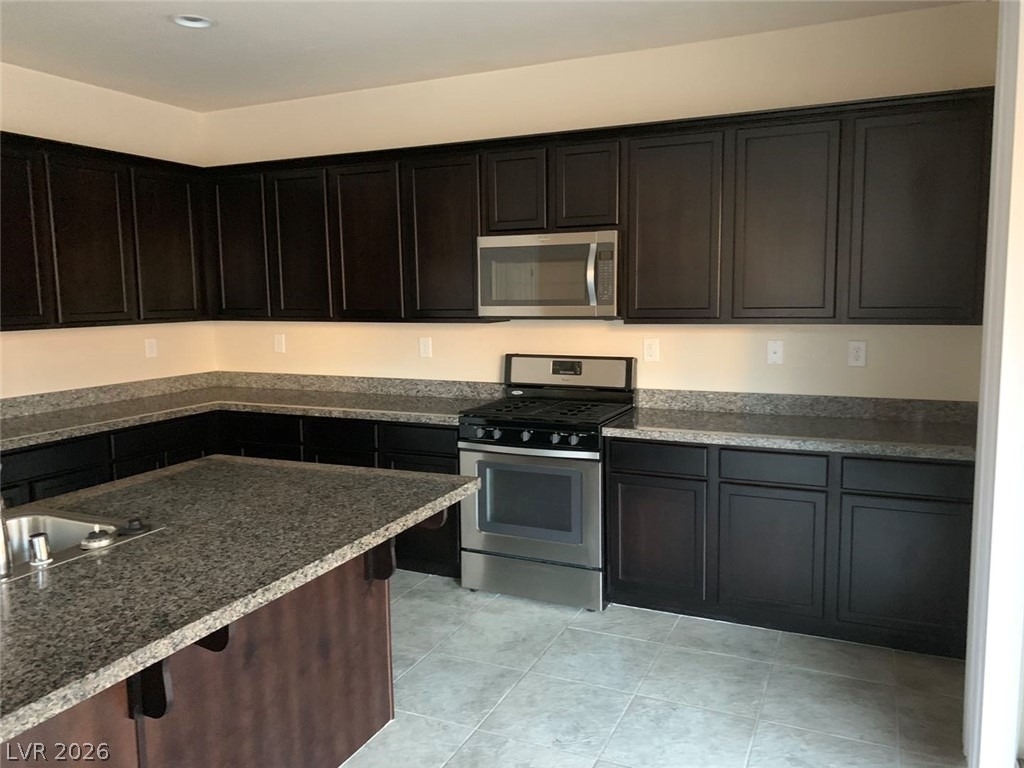 933 Kimbark Avenue - Photo 10