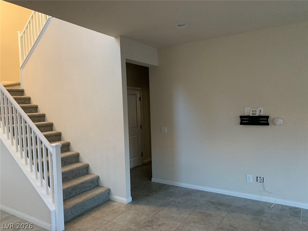 933 Kimbark Avenue - Photo 4