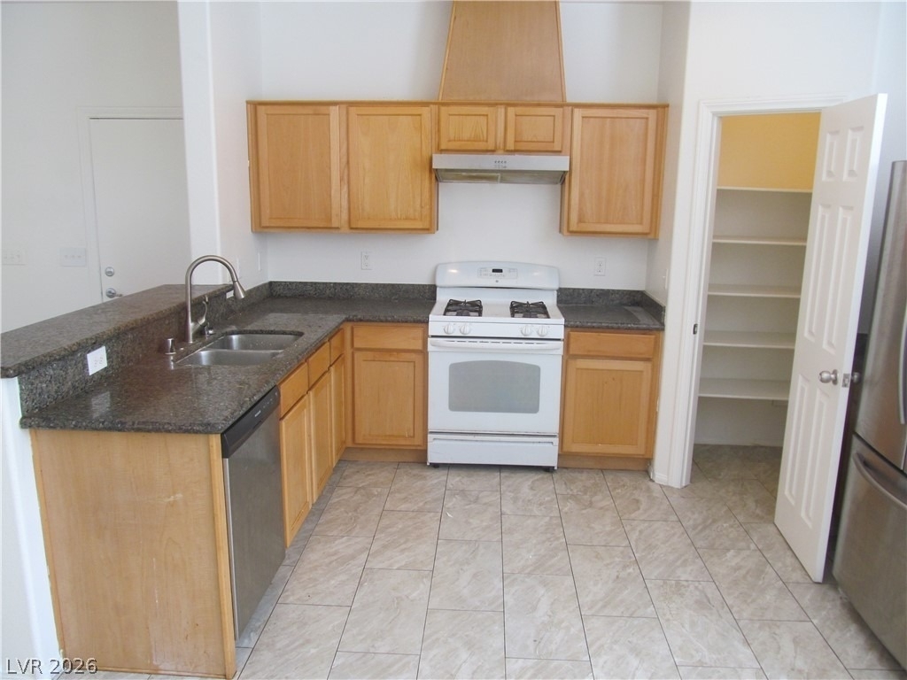 7471 Nicklin Street - Photo 4