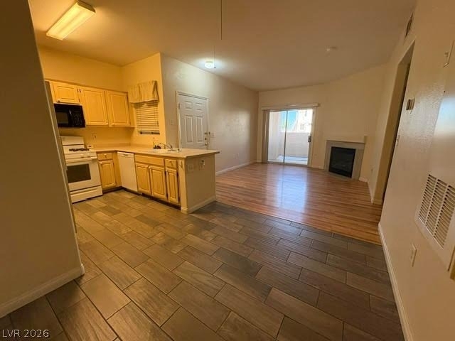 855 N Stephanie Street - Photo 2