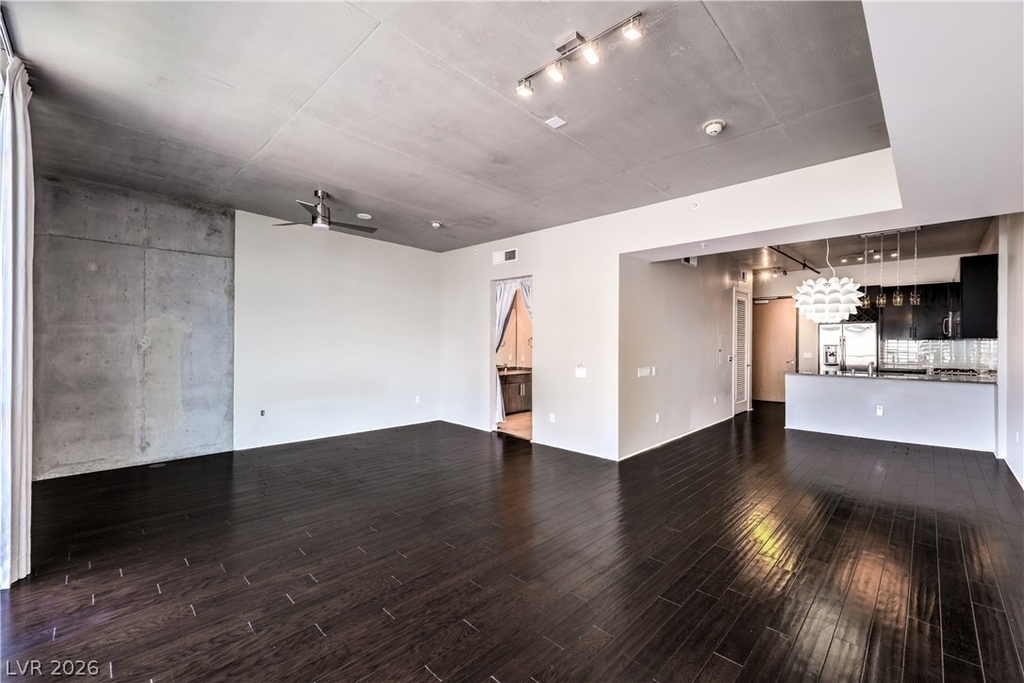353 Bonneville Avenue - Photo 1