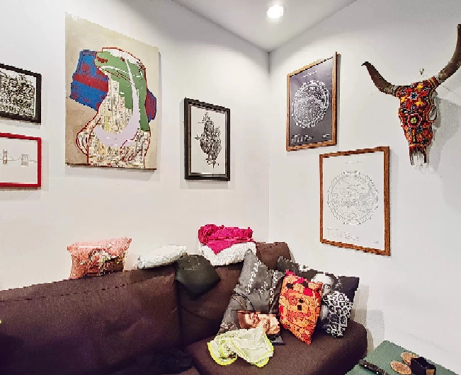 214 East 10th Street - Photo 2