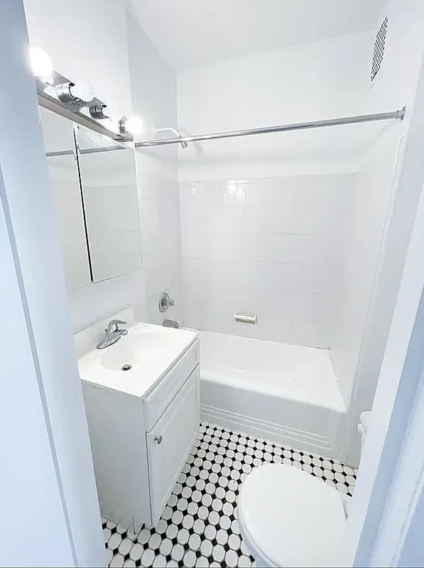  East 84th Street - Photo 3