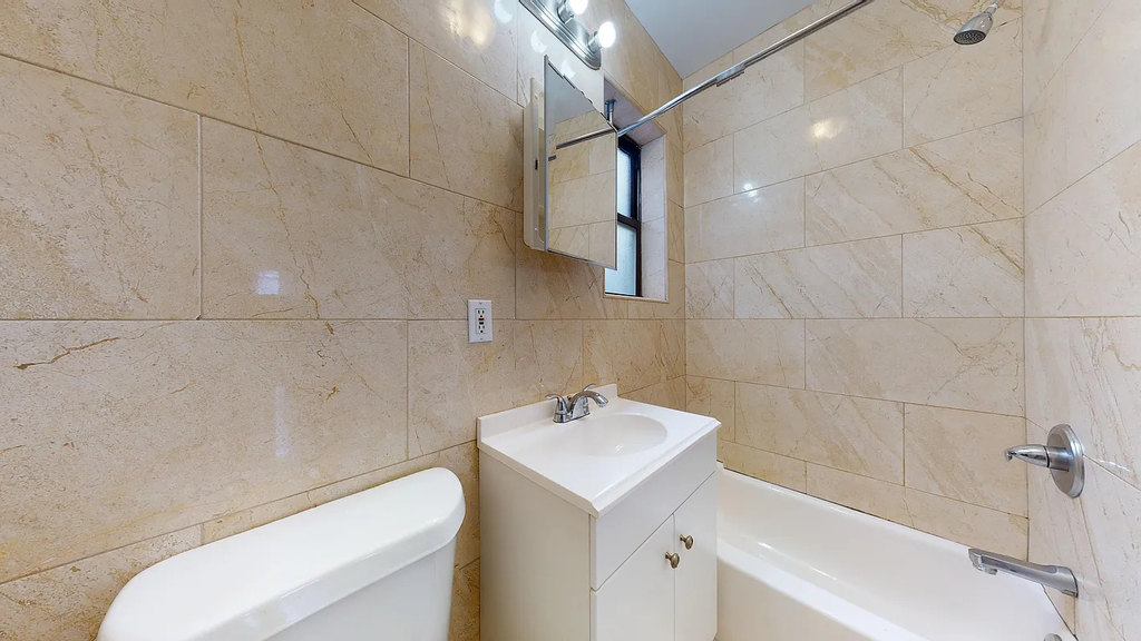 214 East 10th Street - Photo 2