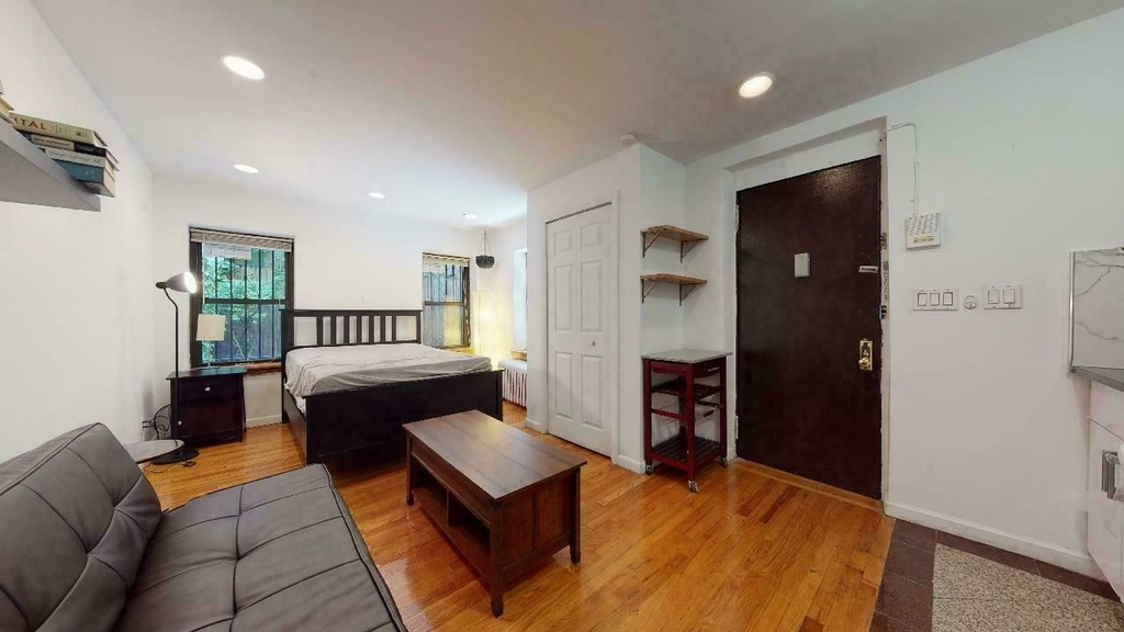 322 2nd Avenue - Photo 4
