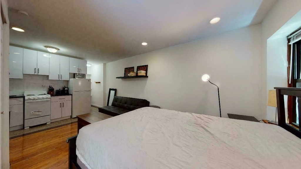 322 2nd Avenue - Photo 2