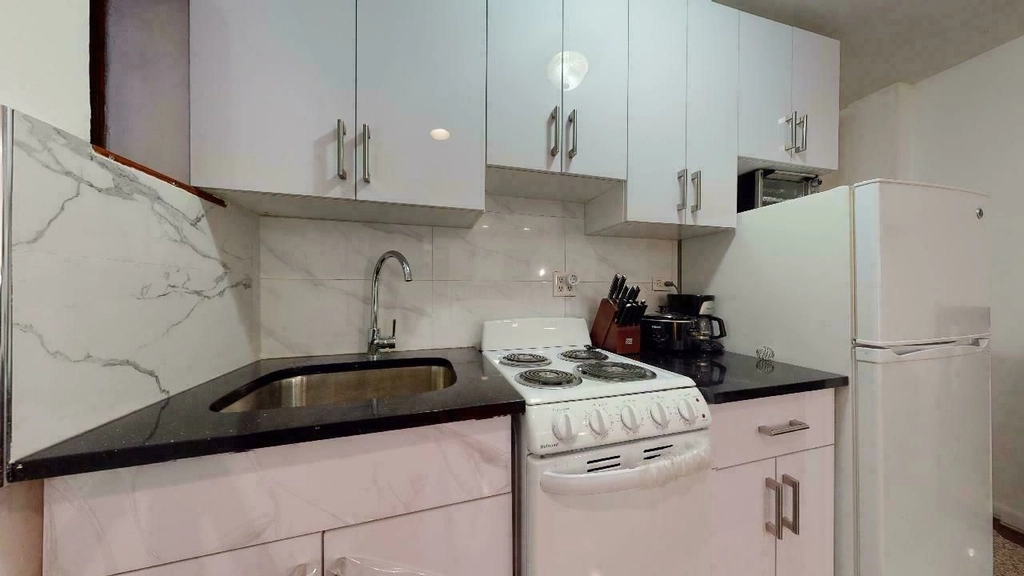 322 2nd Avenue - Photo 5
