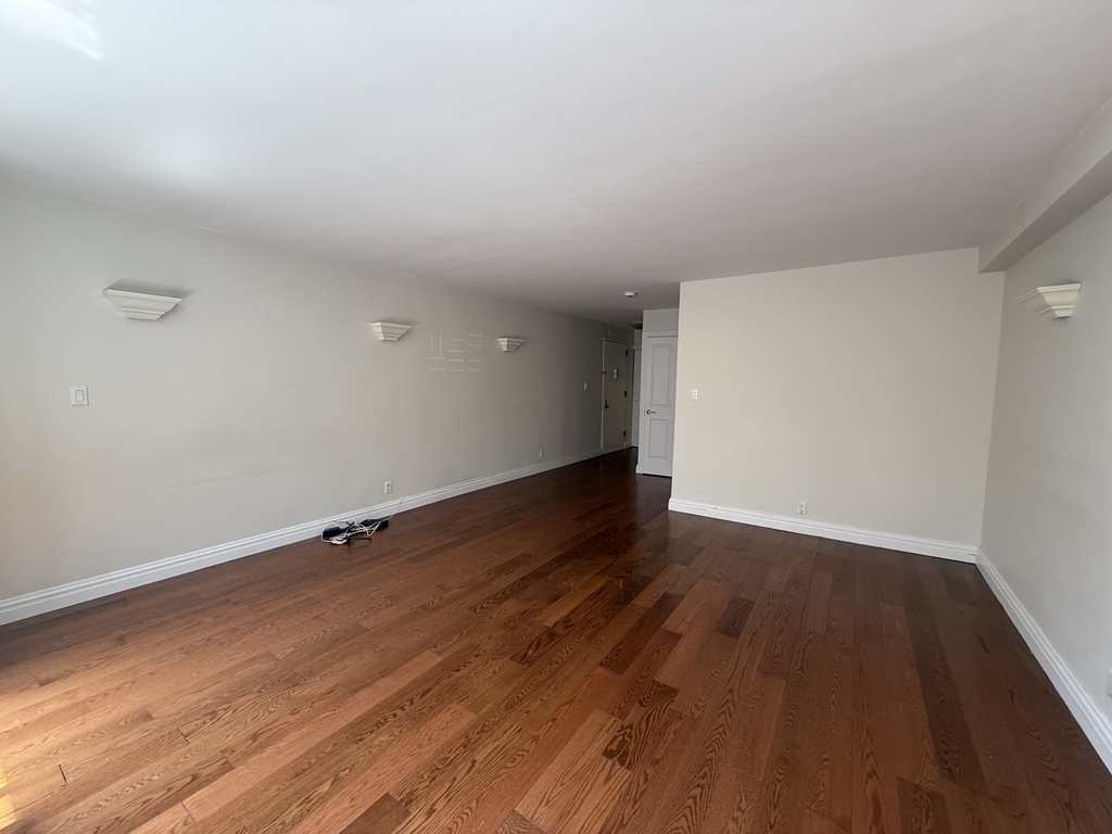 West 45th Street - Photo 2