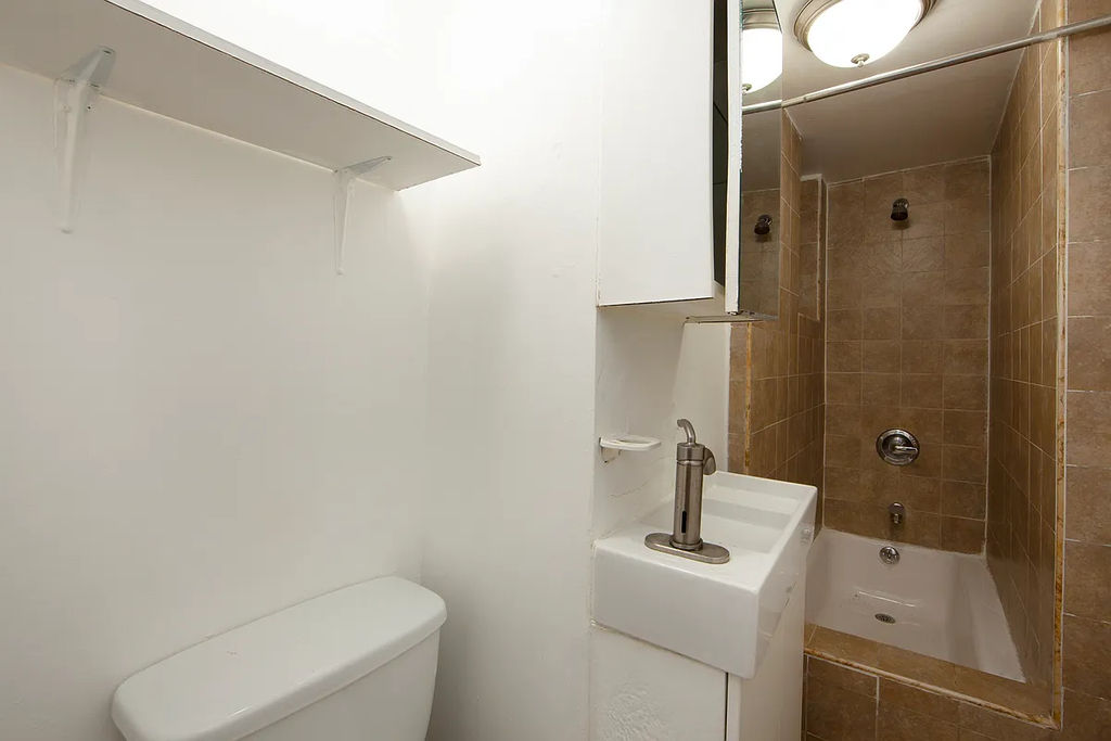 East 13th Street - Photo 3