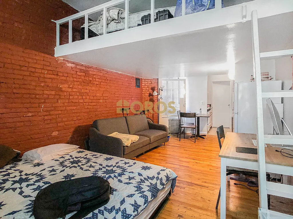 East 5th Street - Photo 1