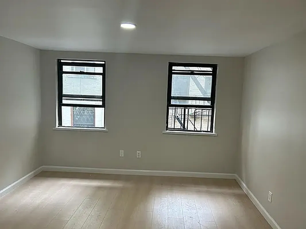  East 11th Street - Photo 1