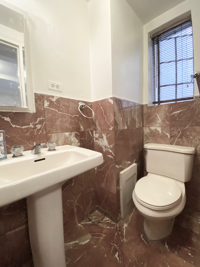 East 44th Street - Photo 13