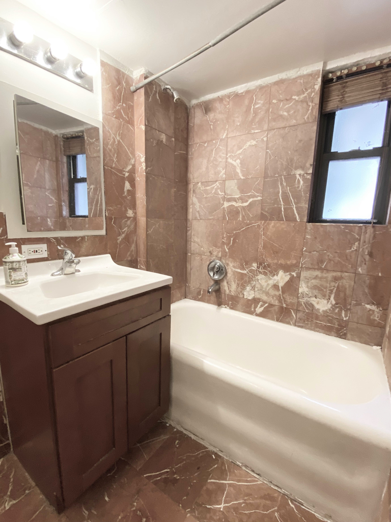 East 44th Street - Photo 16