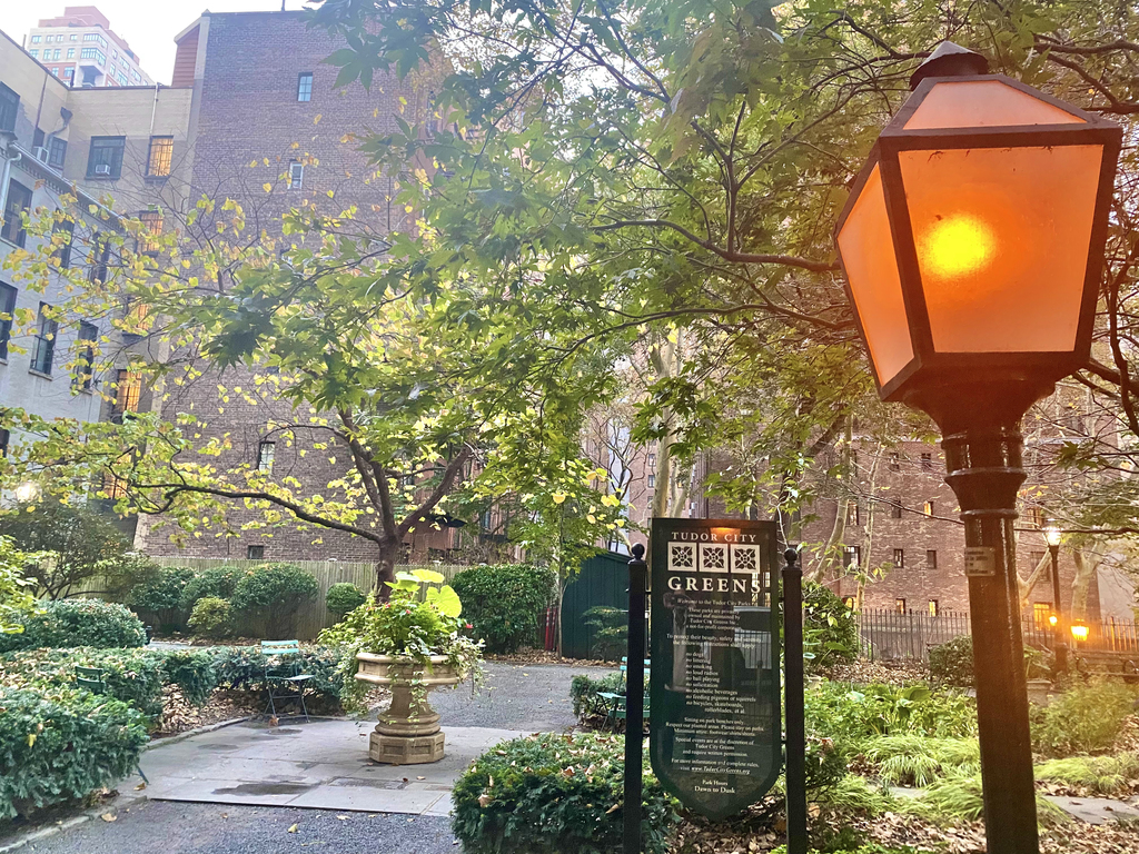 East 44th Street - Photo 0