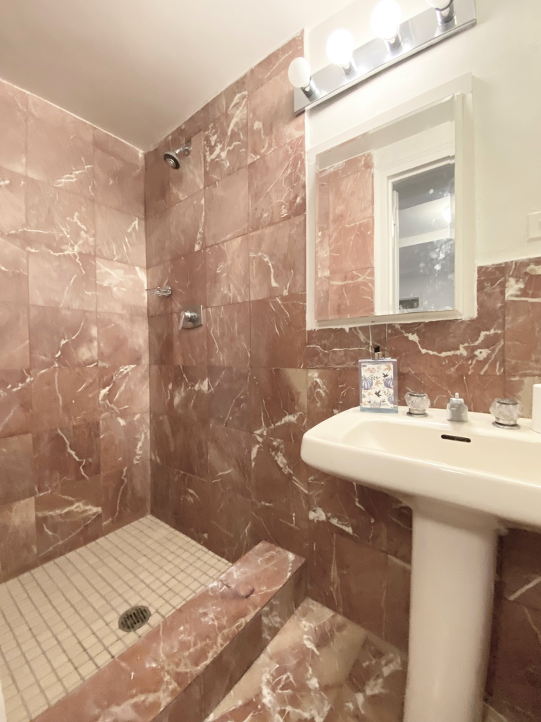 East 44th Street - Photo 12