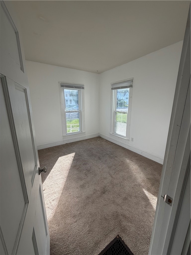 1056 Walnut Street - Photo 2
