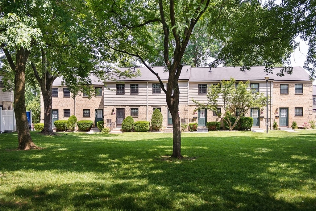 245 Chartwell Court - Photo 12