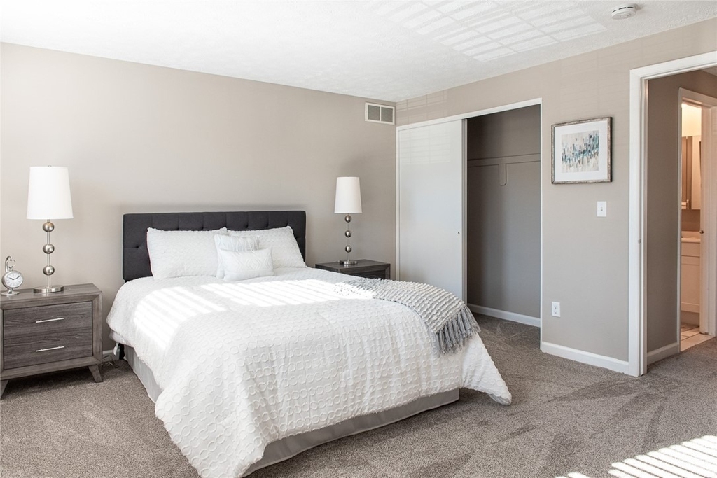 213 Chartwell Court - Photo 7
