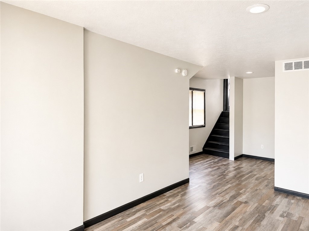 35 Weld Street - Photo 2