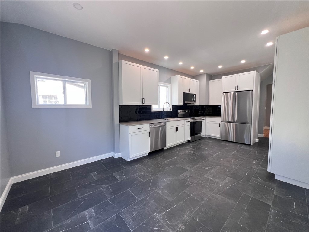 79 Evangeline Street - Photo 2