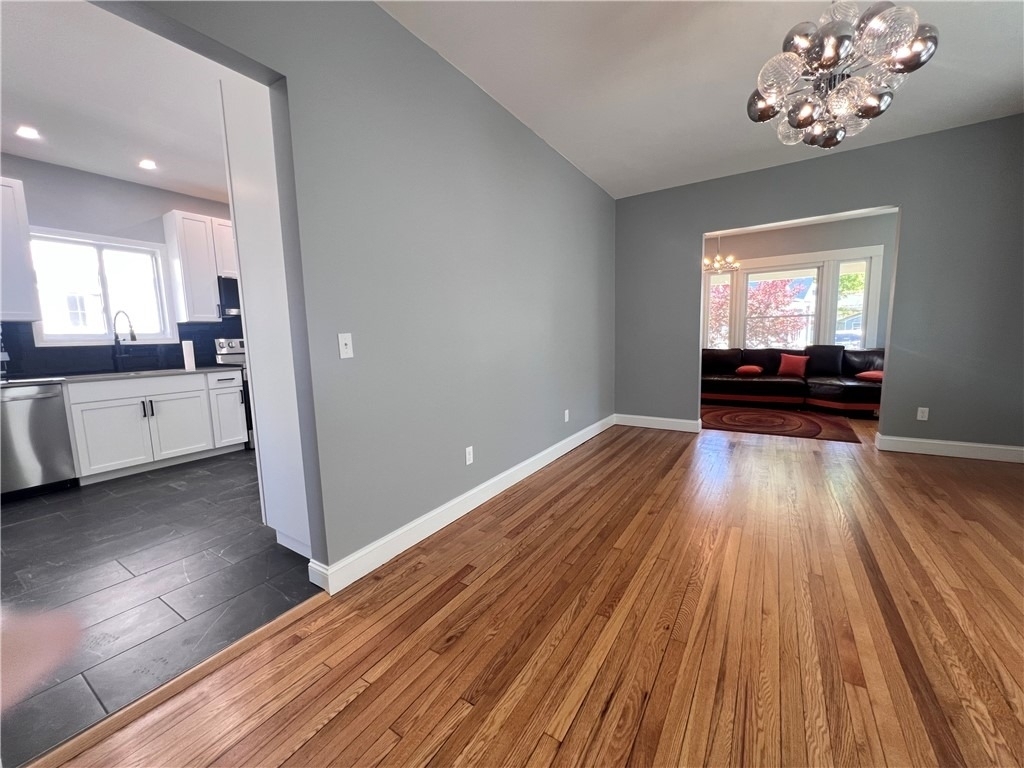 79 Evangeline Street - Photo 3