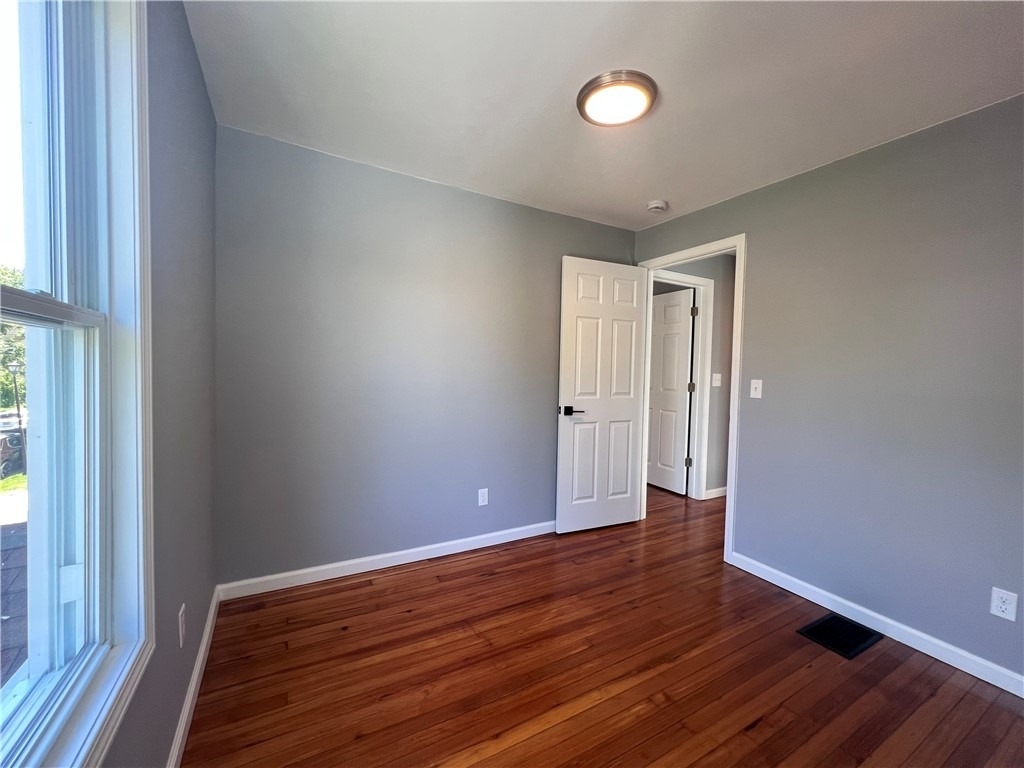 79 Evangeline Street - Photo 5