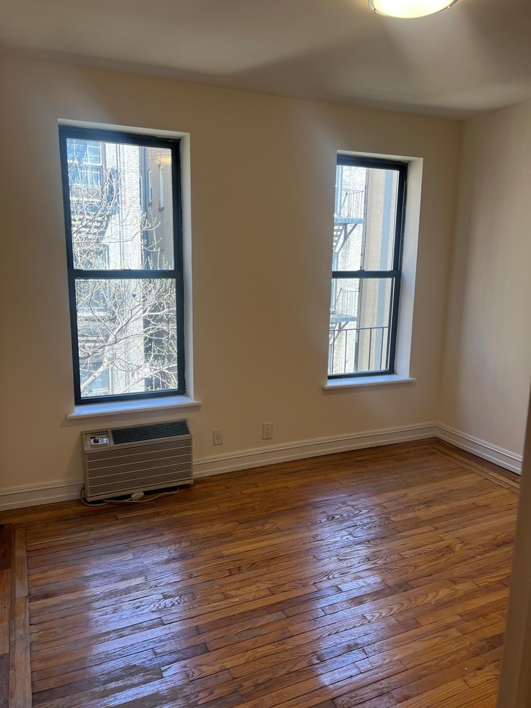 East 84th Street - Photo 5