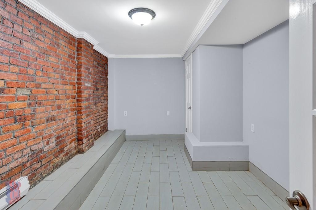 East 7th Street - Photo 9