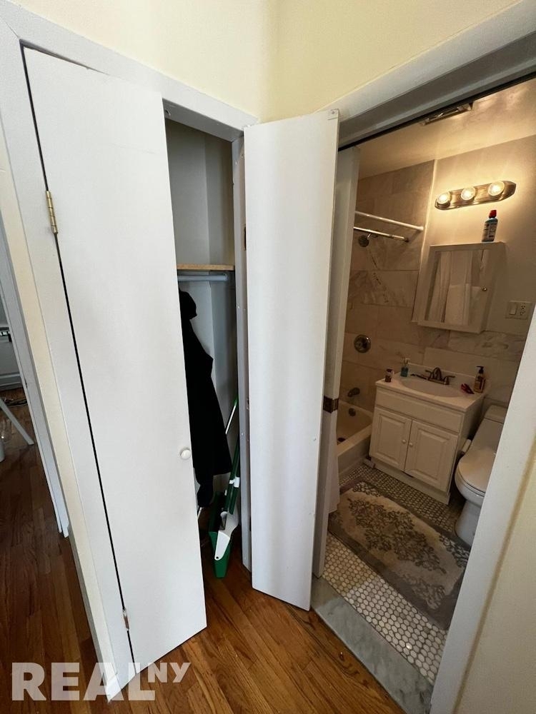 E 1st St - Photo 5
