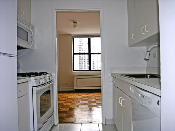 East 71st Street - Photo 4