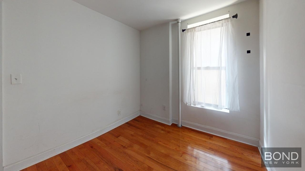 York Avenue - Photo 7