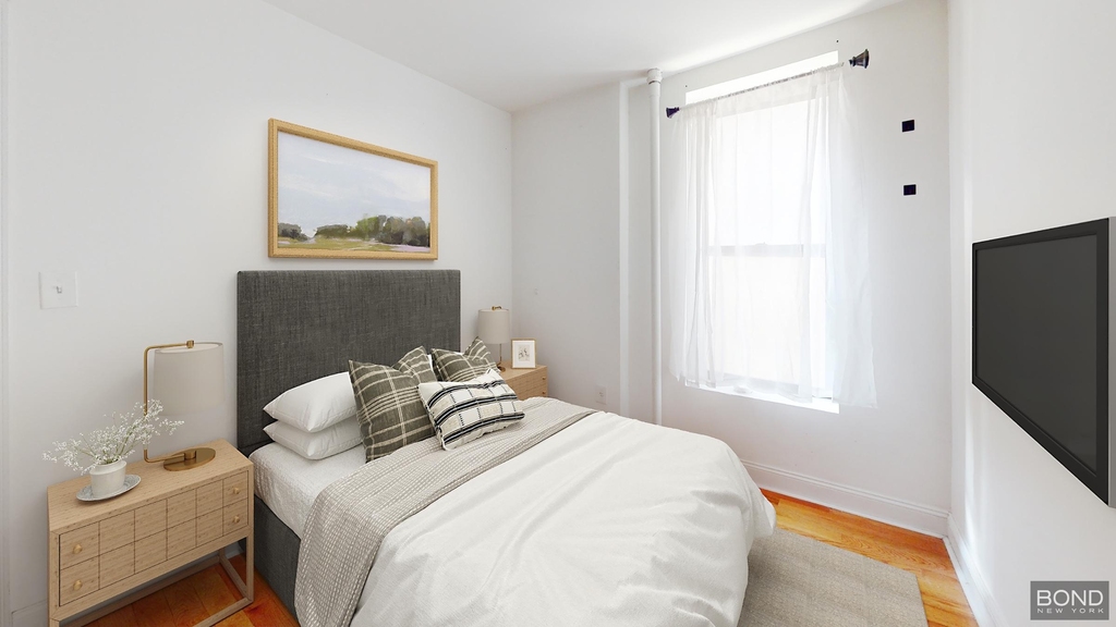 York Avenue - Photo 1