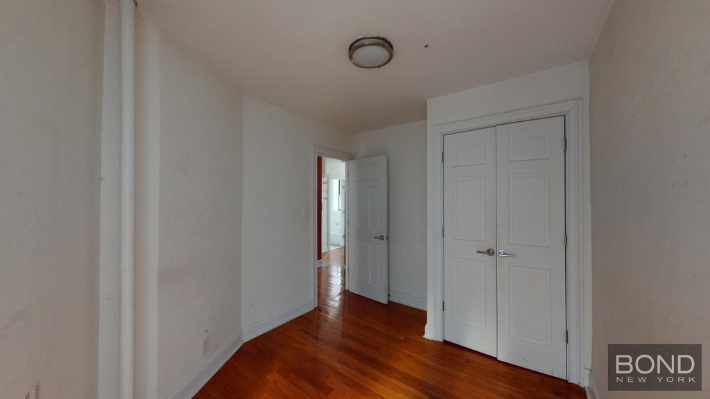 York Avenue - Photo 6