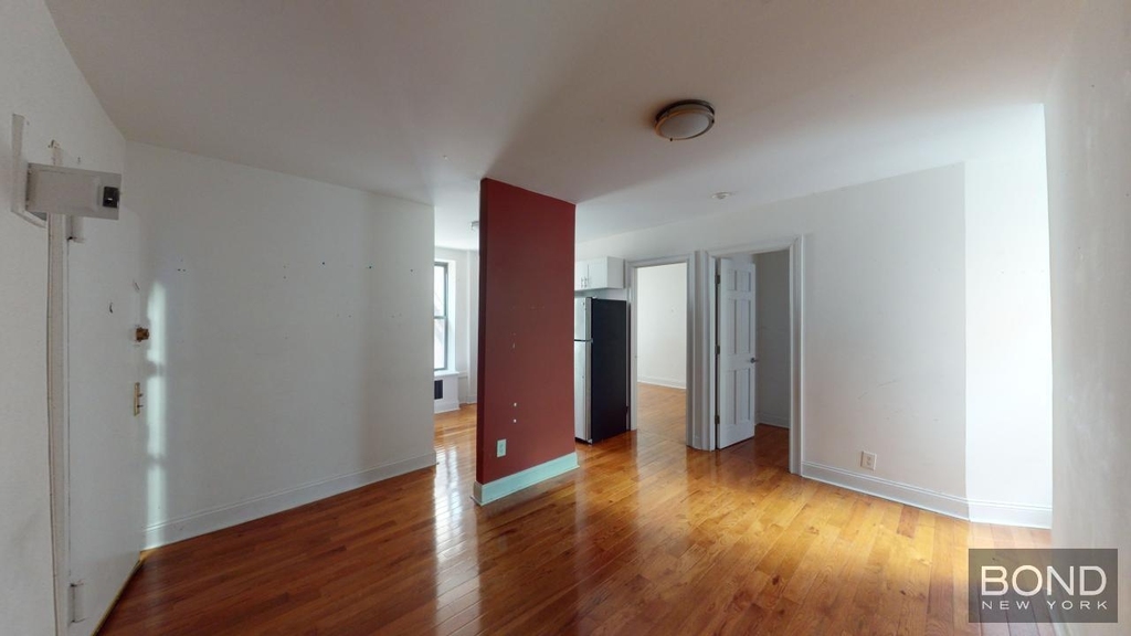 York Avenue - Photo 4