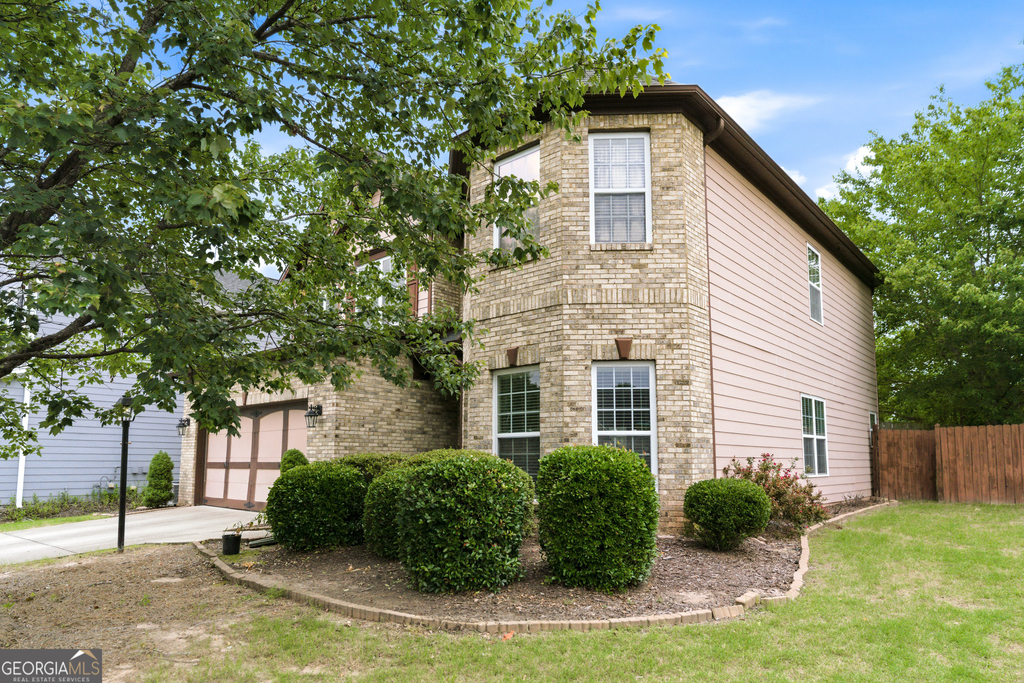 3210 Warbler Way - Photo 1