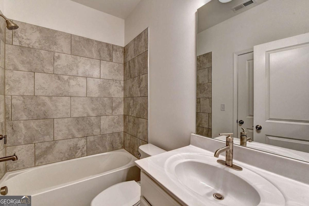 477 Danville Avenue - Photo 8
