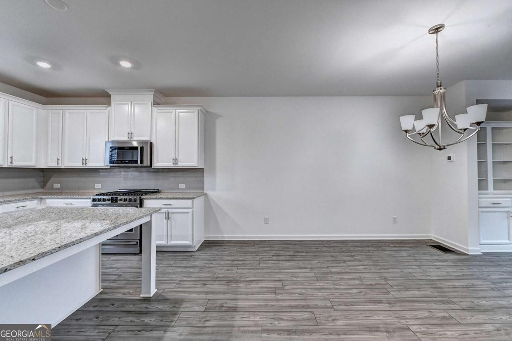 477 Danville Avenue - Photo 18