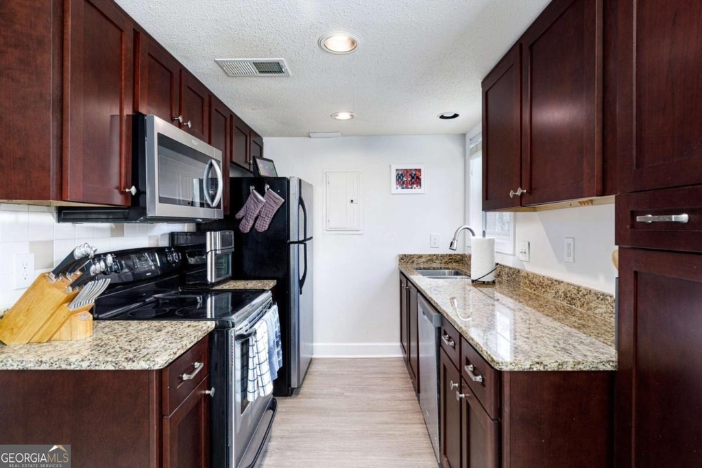 6900 Roswell Road - Photo 11