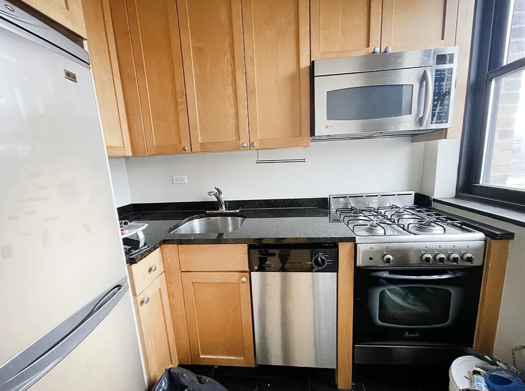 2nd Avenue - Photo 3