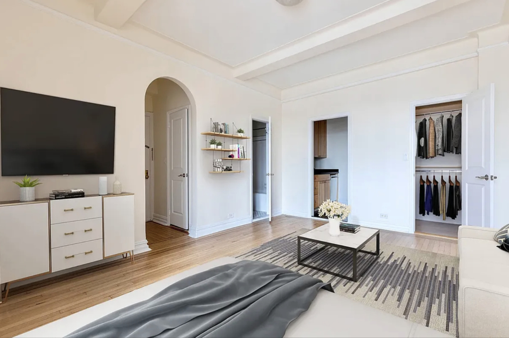 2nd Avenue - Photo 1