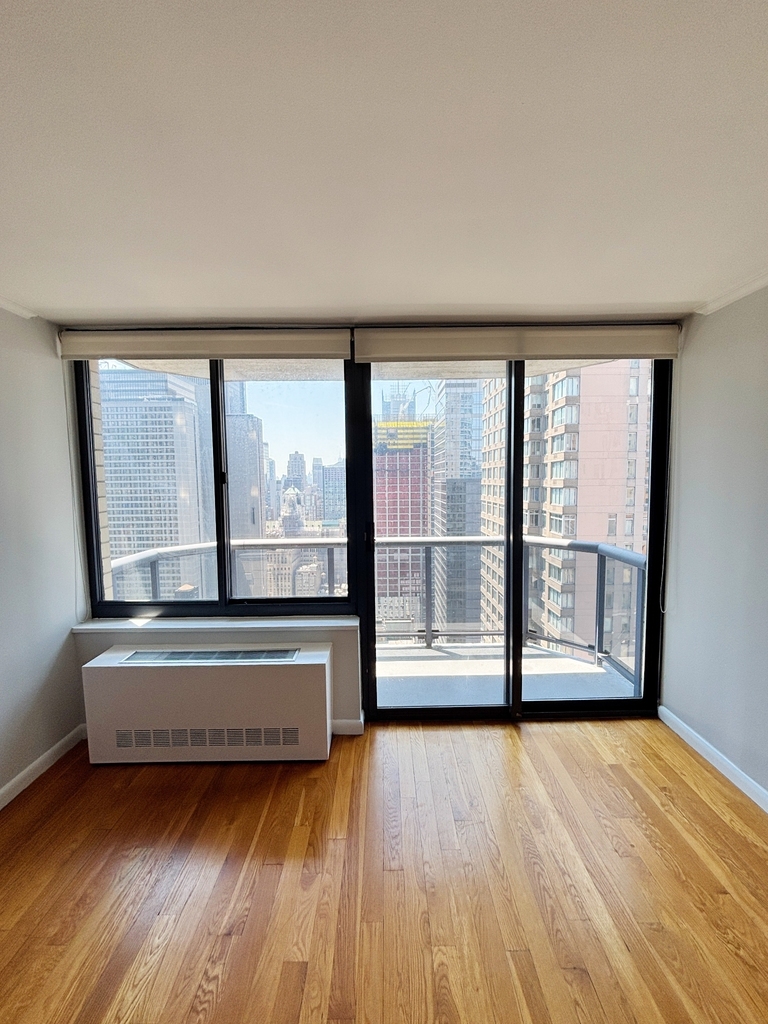 West 48th Street - Photo 0