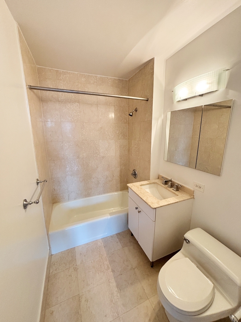West 48th Street - Photo 7