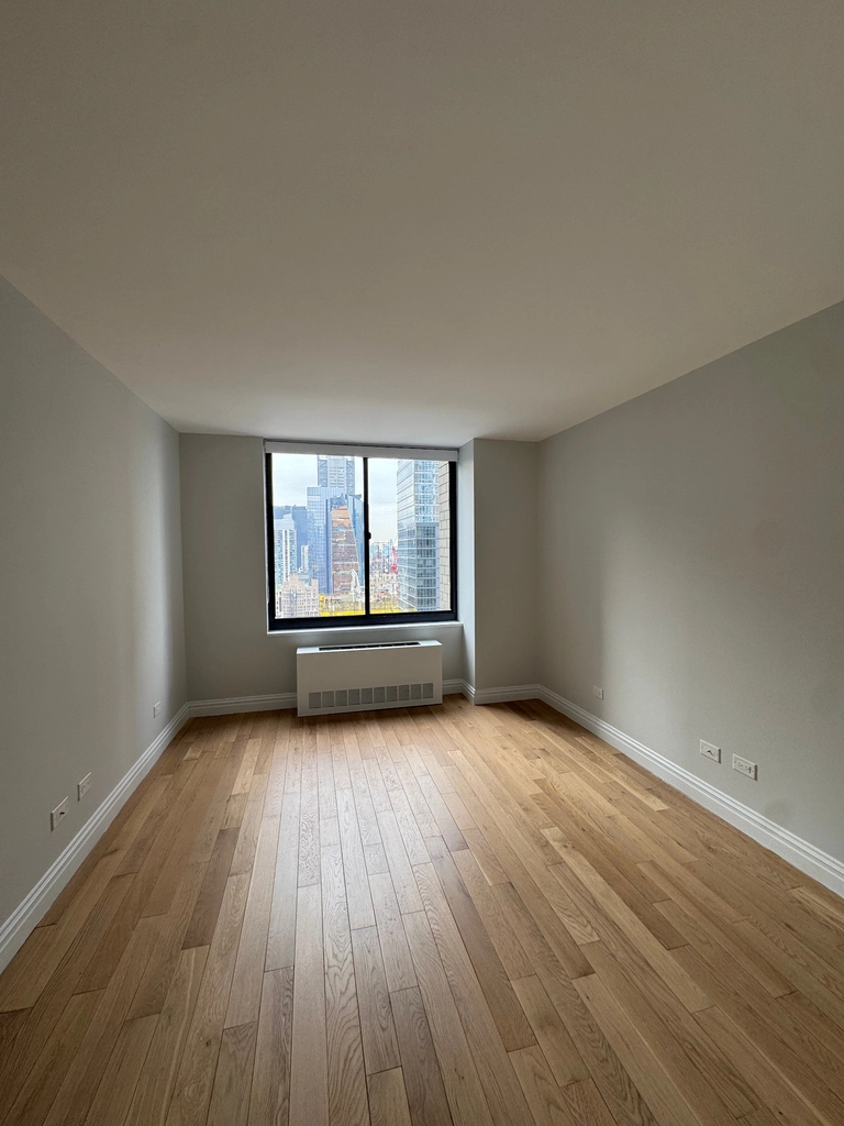 West 48th Street - Photo 3